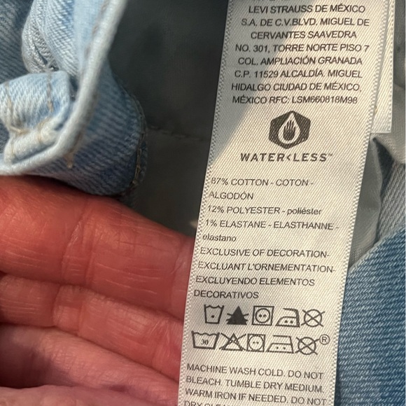 Denizen from Levi’s High Rise Vintage Fit Shorts - Picture 5 of 6